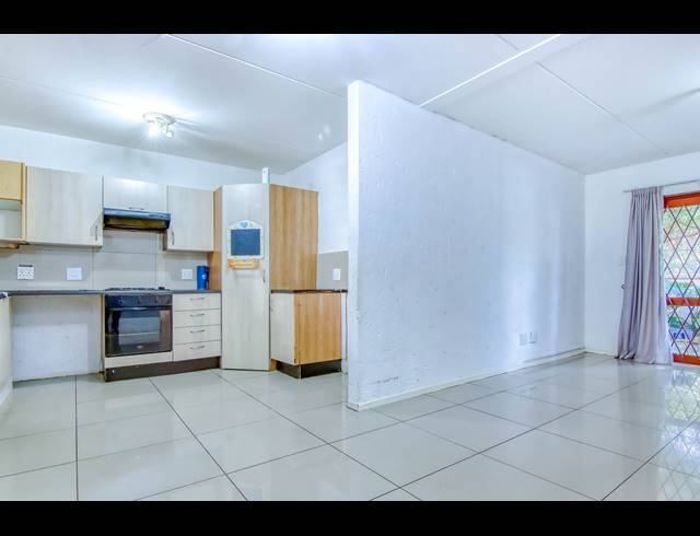 3 BEDROOM APARTMENT BLOCK TO LET IN FERNDALE